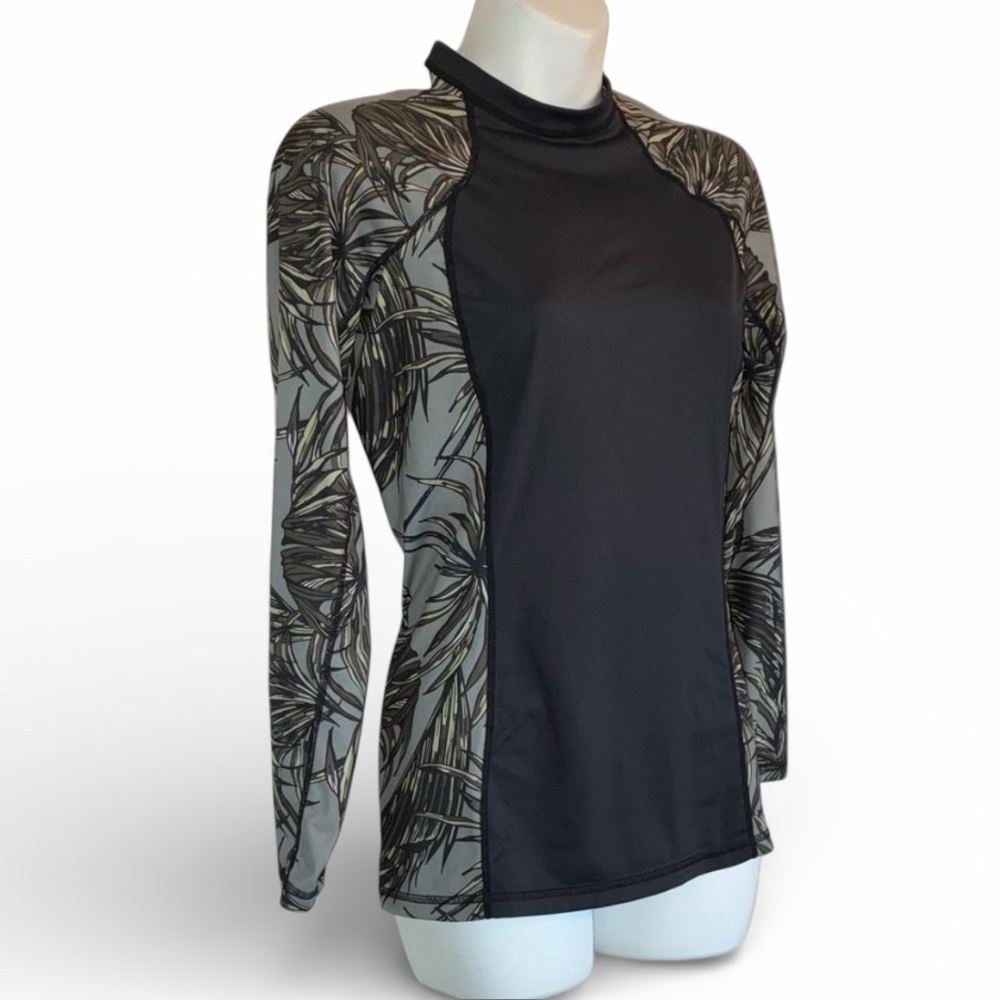 Hurley Shirt Women's M Rash Guard SPF 50 Long Sleeve. EUC